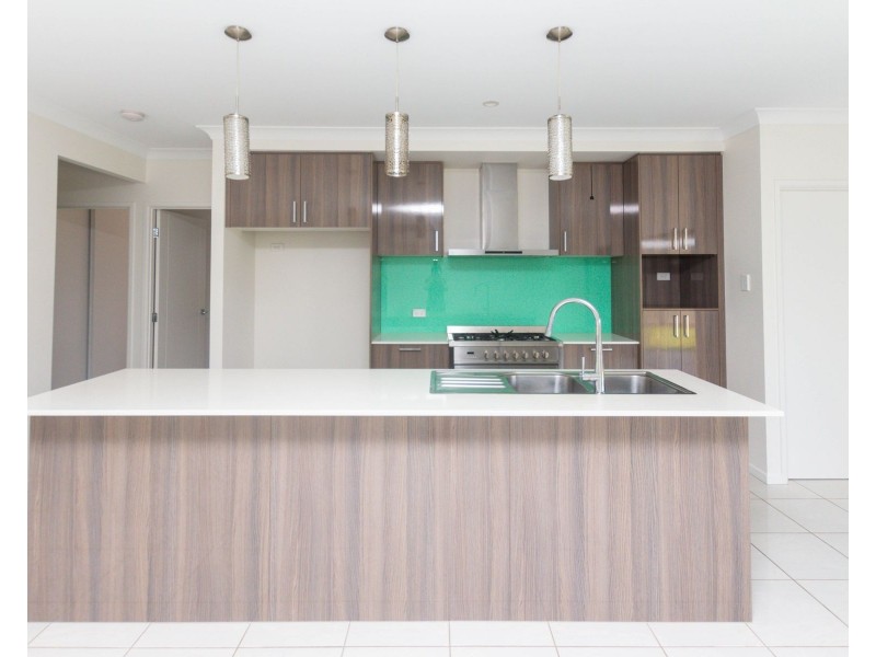 8 Byerstown Link, Trinity Park QLD 4879