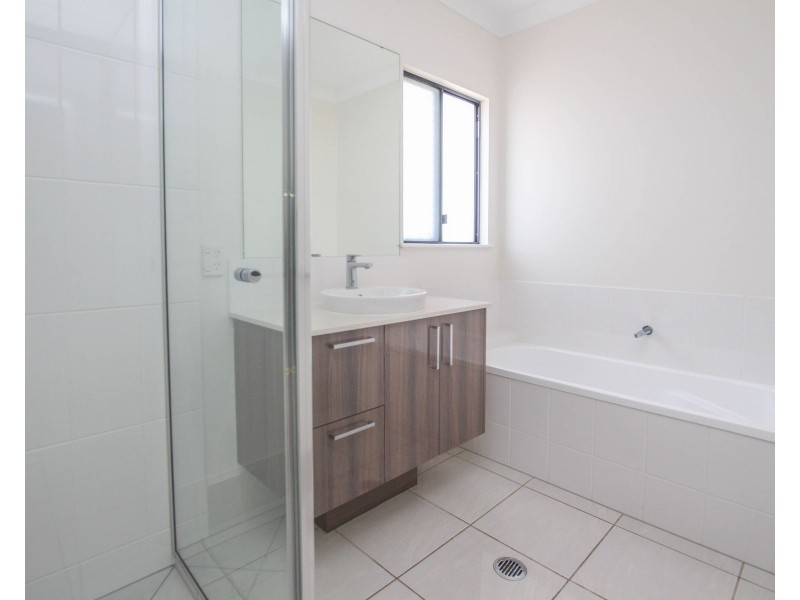 8 Byerstown Link, Trinity Park QLD 4879