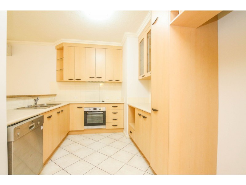 7/304 Lake Street, Cairns North QLD 4870