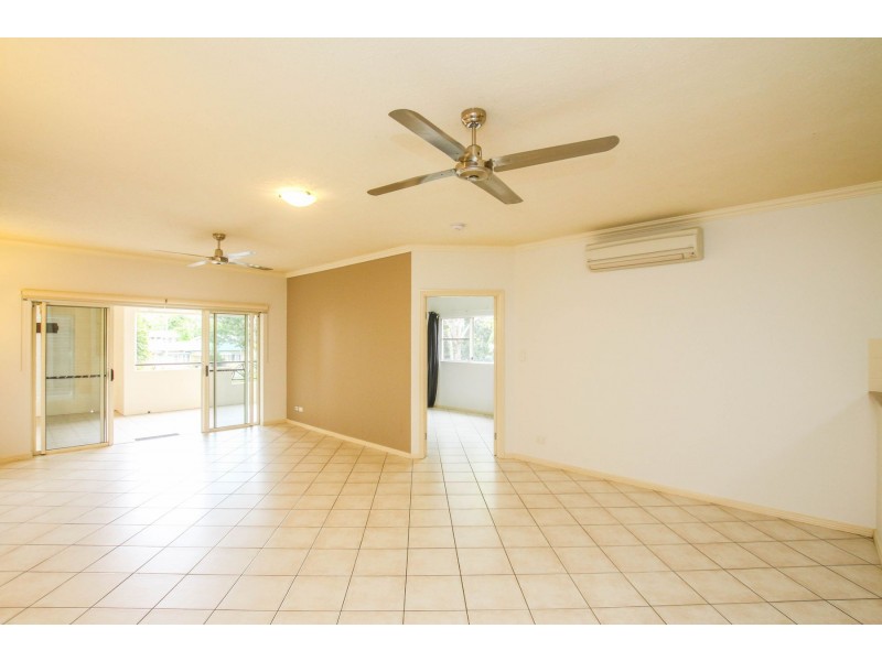 7/304 Lake Street, Cairns North QLD 4870