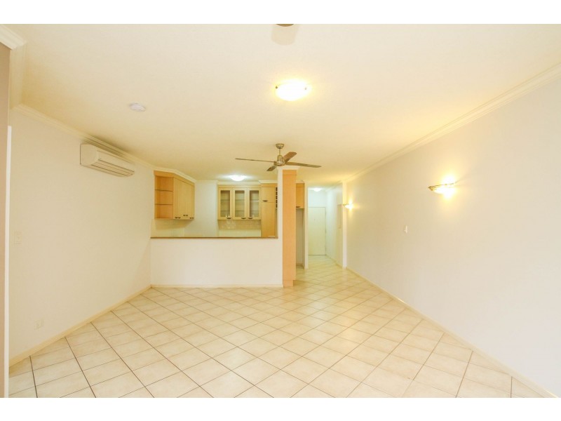 7/304 Lake Street, Cairns North QLD 4870