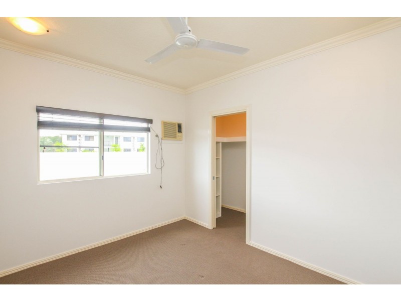 7/304 Lake Street, Cairns North QLD 4870