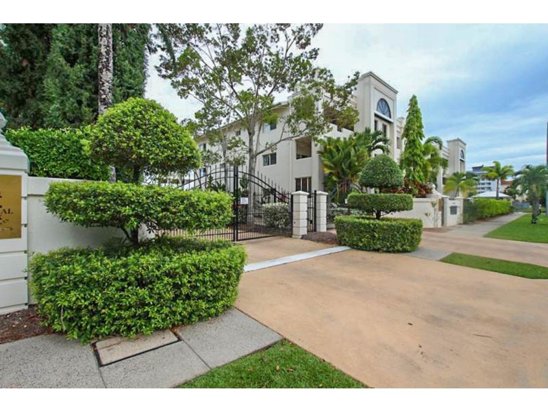 7/304 Lake Street, Cairns North QLD 4870