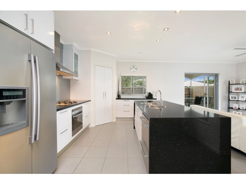 1 Chystanthus Street, Trinity Park QLD 4879