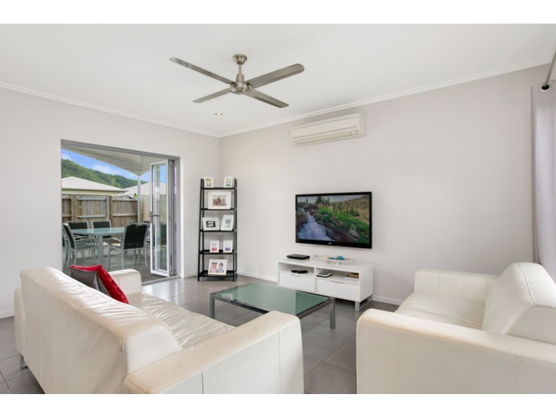 1 Chystanthus Street, Trinity Park QLD 4879