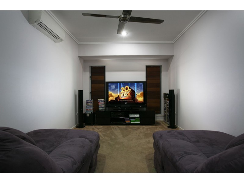 1 Chystanthus Street, Trinity Park QLD 4879