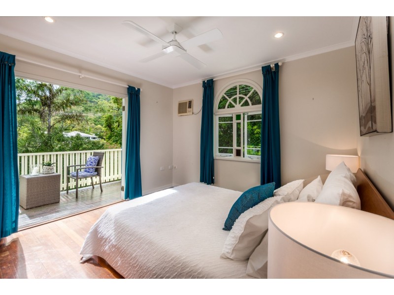 11 Hardwick Street, Stratford QLD 4870