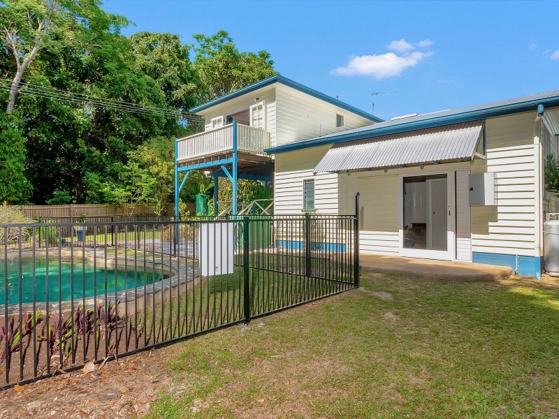 11 Hardwick Street, Stratford QLD 4870