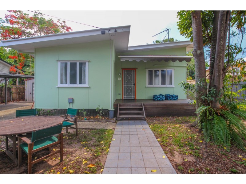 5 Law Street, Cairns North QLD 4870