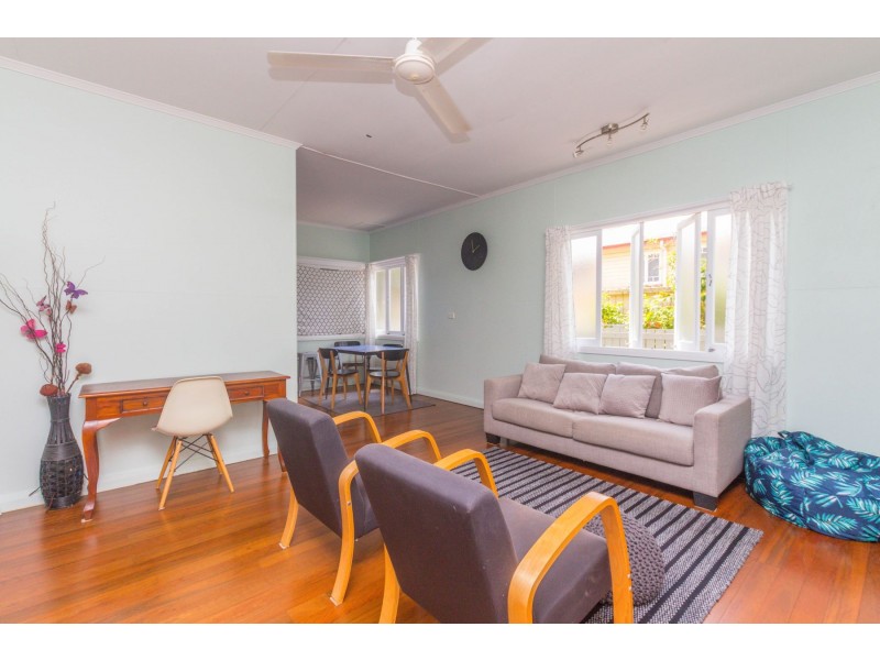 5 Law Street, Cairns North QLD 4870