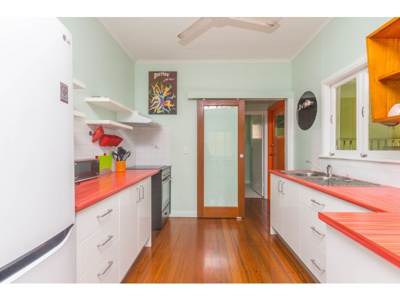 5 Law Street, Cairns North QLD 4870