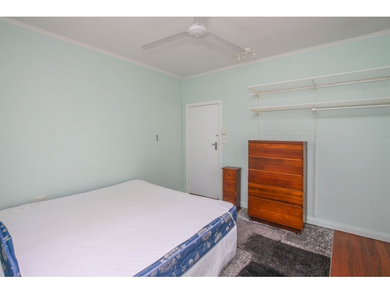 5 Law Street, Cairns North QLD 4870