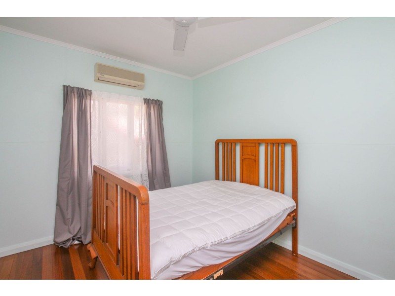 5 Law Street, Cairns North QLD 4870