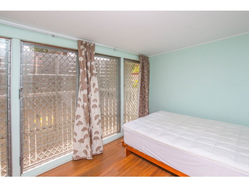 5 Law Street, Cairns North QLD 4870