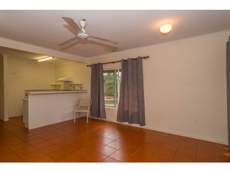 1/3 Tenni Street, Redlynch QLD 4870