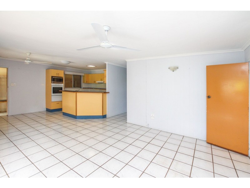 28 Angela Street, Woree QLD 4868