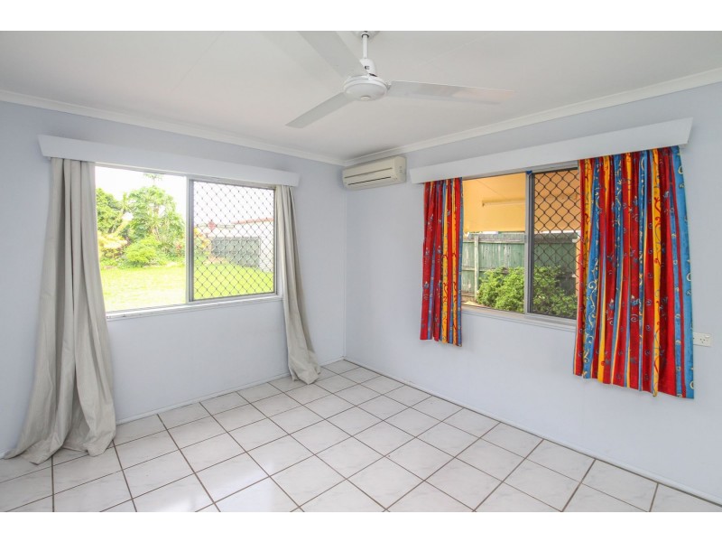 28 Angela Street, Woree QLD 4868