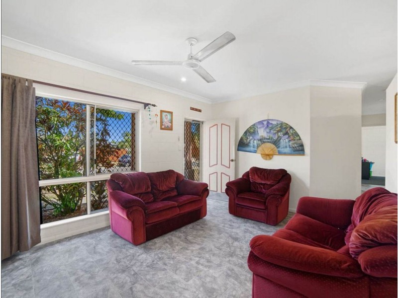 19 Rafferty Street, White Rock QLD 4868