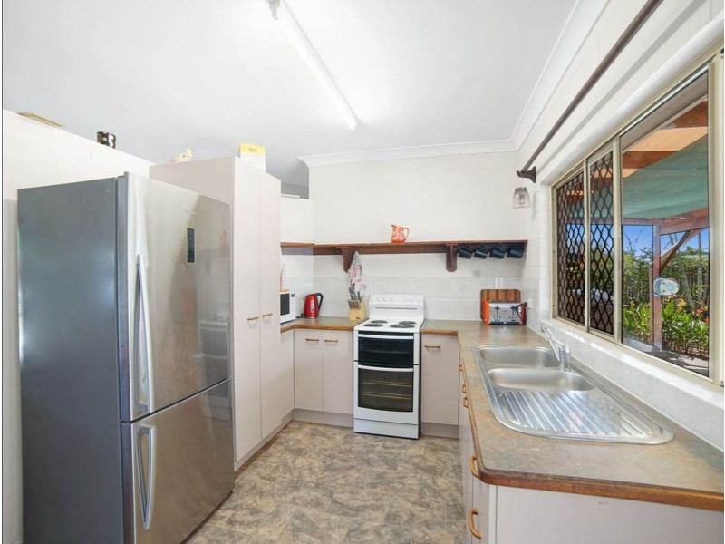 19 Rafferty Street, White Rock QLD 4868
