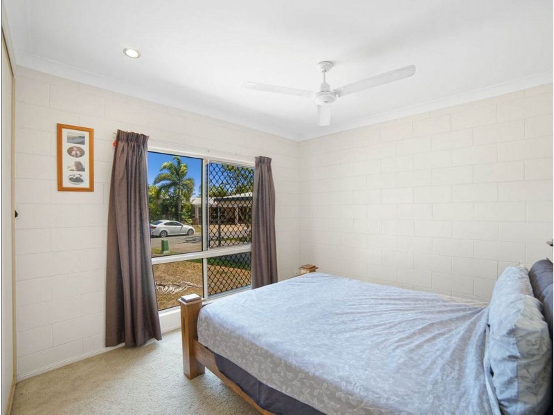 19 Rafferty Street, White Rock QLD 4868