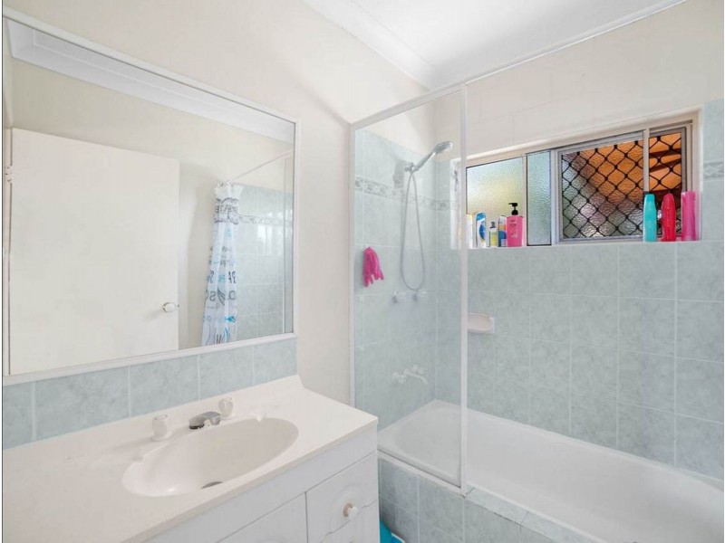 19 Rafferty Street, White Rock QLD 4868