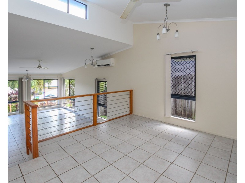 17 Barossa Close, Brinsmead QLD 4870