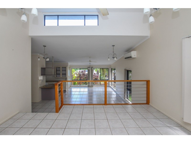 17 Barossa Close, Brinsmead QLD 4870