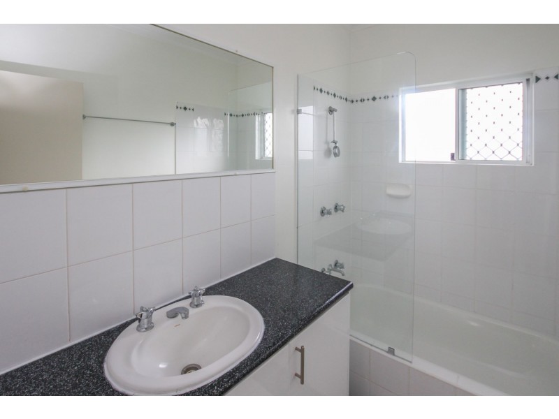 4 Thornton Court, White Rock QLD 4868