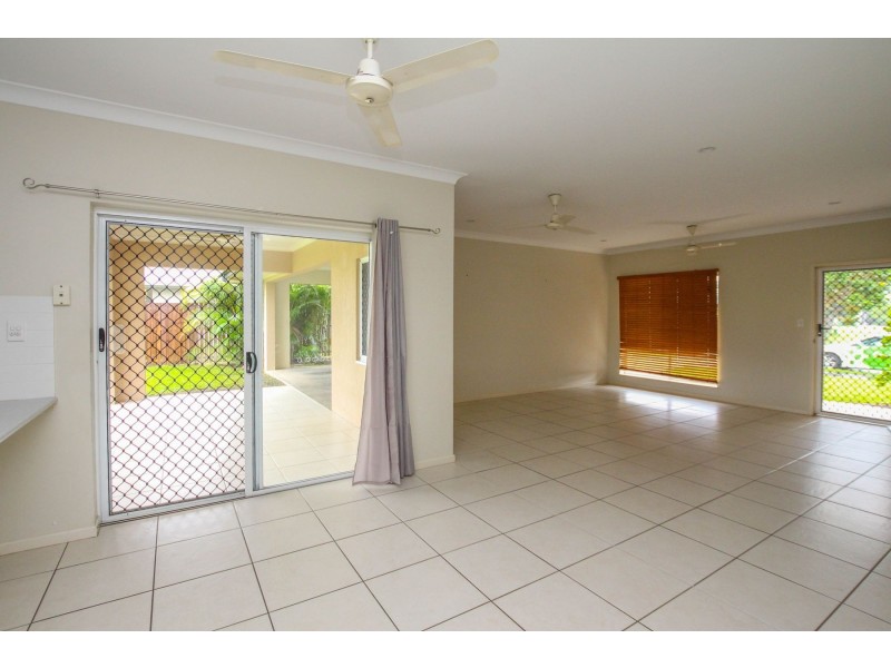 25 Colombia Street, White Rock QLD 4868