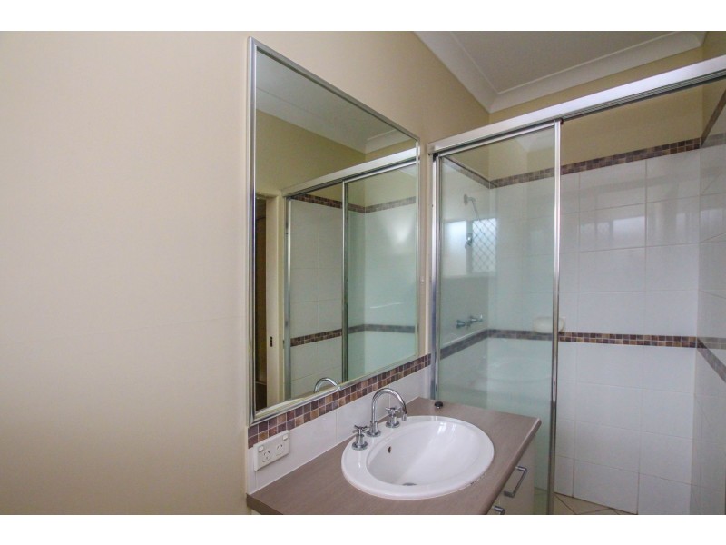 25 Colombia Street, White Rock QLD 4868