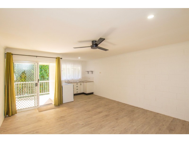 7/180 Pease Street, Manoora QLD 4870