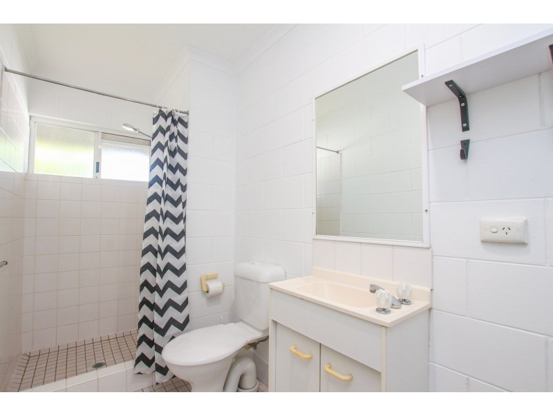 7/180 Pease Street, Manoora QLD 4870