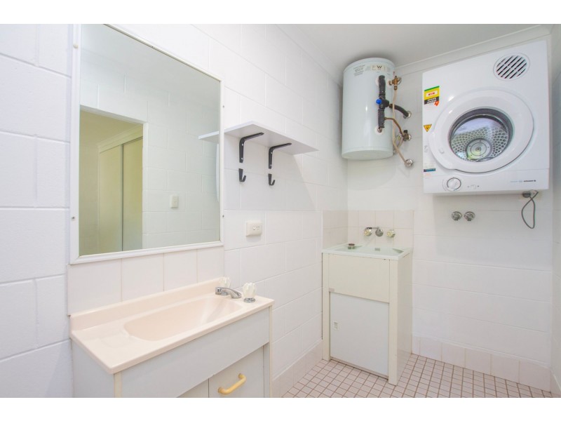 7/180 Pease Street, Manoora QLD 4870