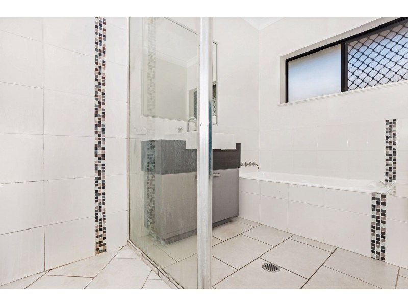140 Fitzmaurice Drive, Bentley Park QLD 4869