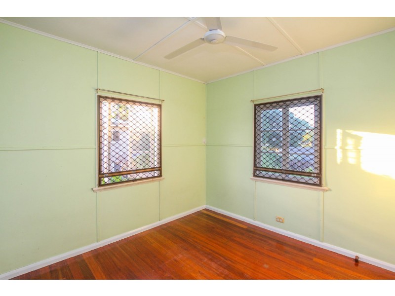 274 Aumuller Street, Westcourt QLD 4870