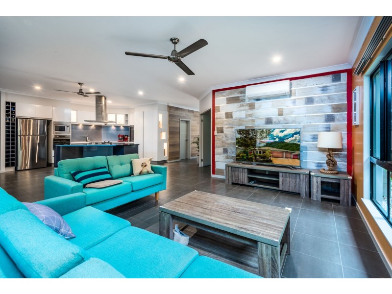 9 Parrot Close, Kanimbla QLD 4870