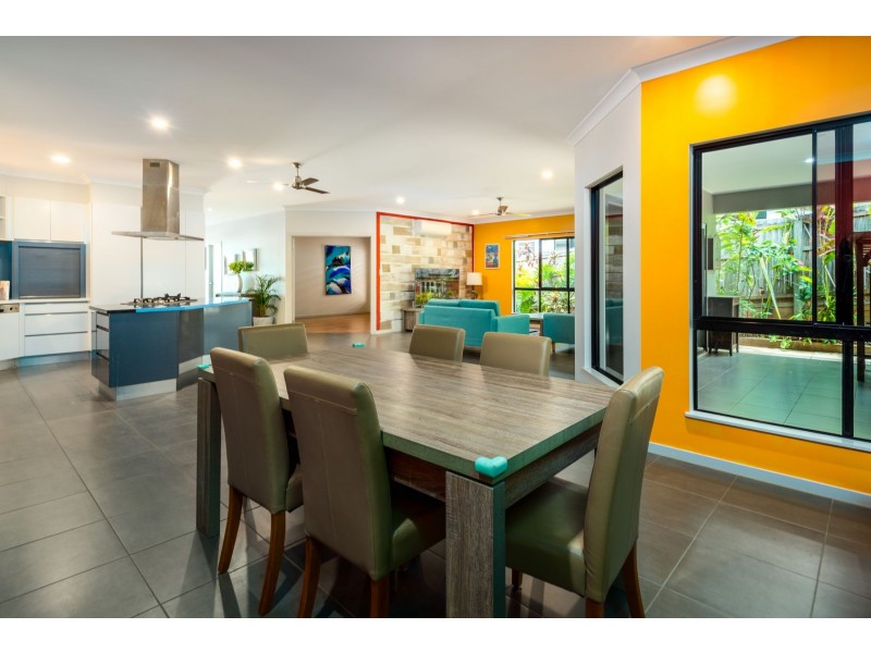 9 Parrot Close, Kanimbla QLD 4870