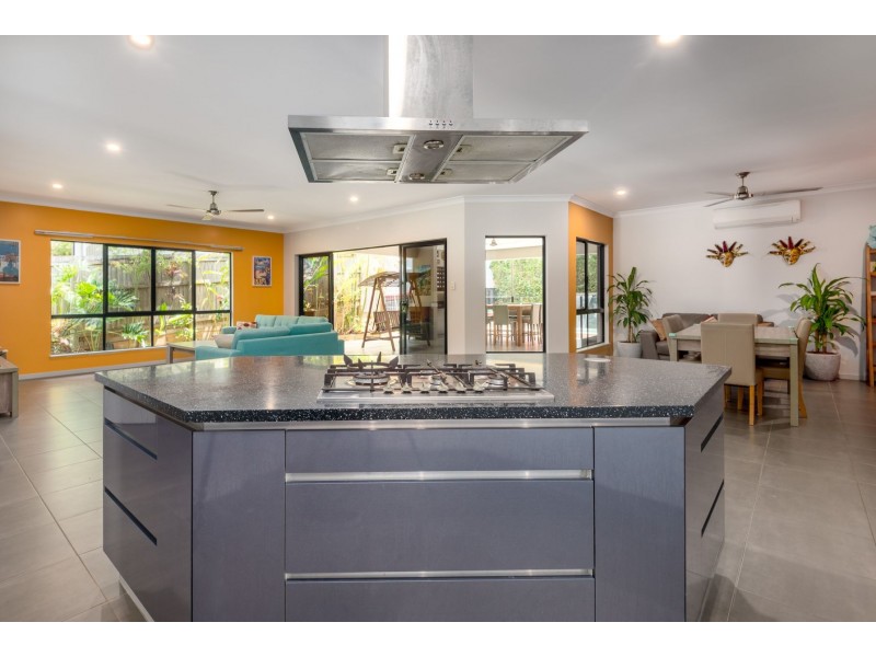 9 Parrot Close, Kanimbla QLD 4870