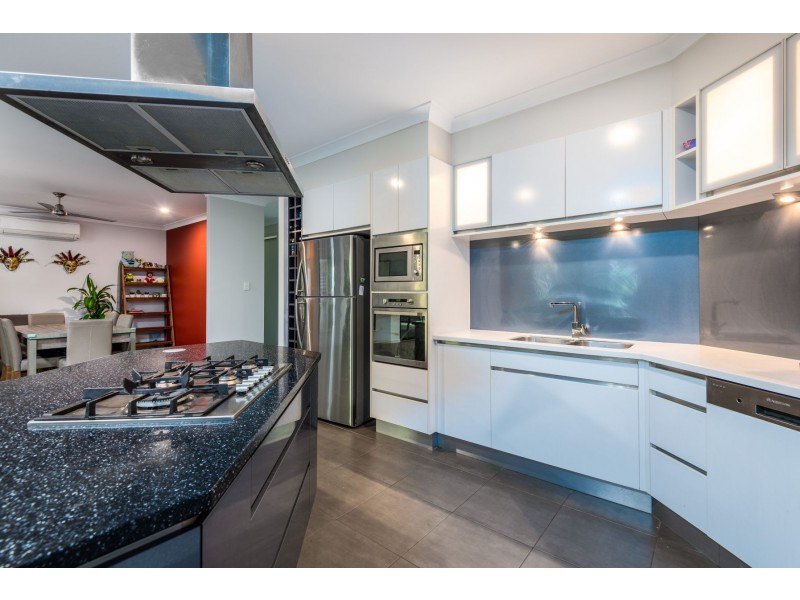 9 Parrot Close, Kanimbla QLD 4870
