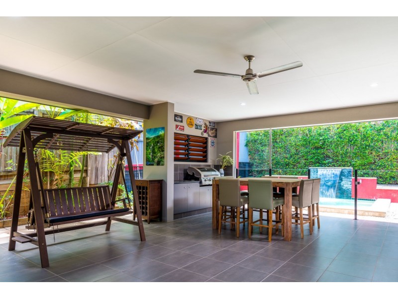 9 Parrot Close, Kanimbla QLD 4870