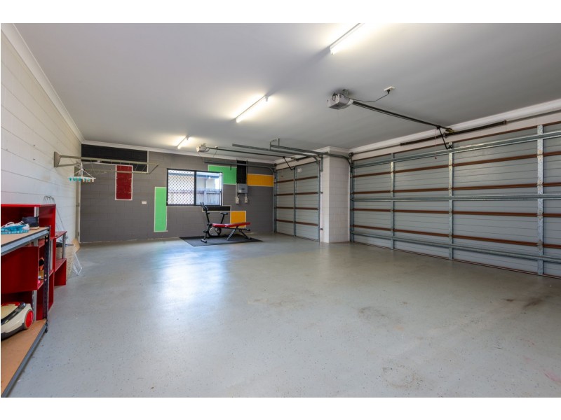 9 Parrot Close, Kanimbla QLD 4870