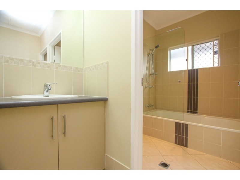 11 Cyperus Drive, Redlynch QLD 4870