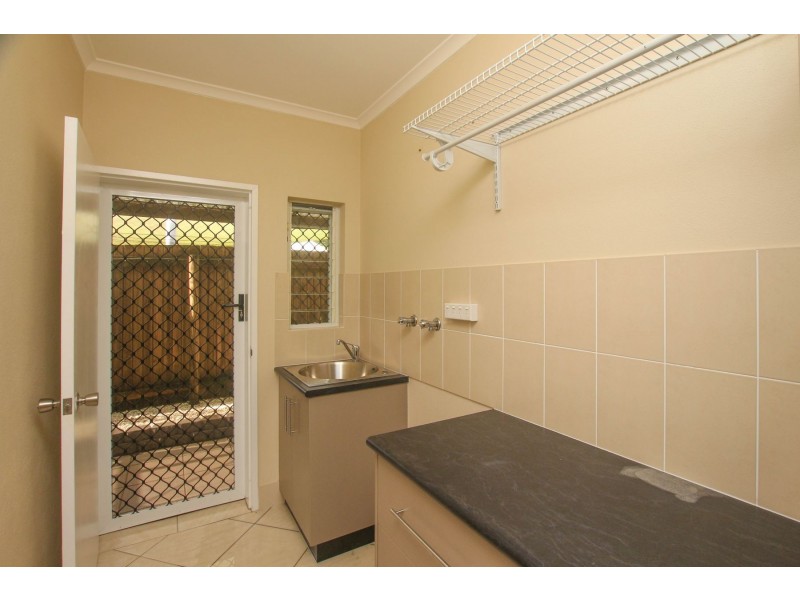 11 Cyperus Drive, Redlynch QLD 4870