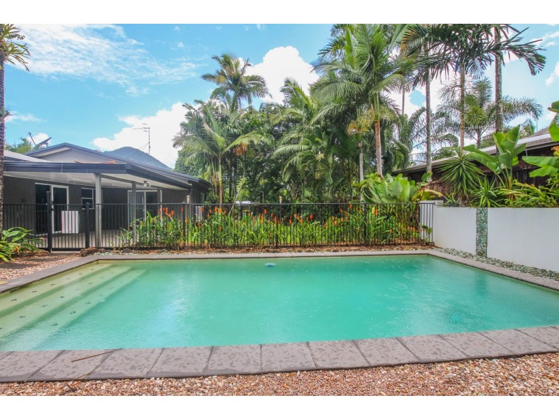 5 Lomatia Close, Redlynch QLD 4870