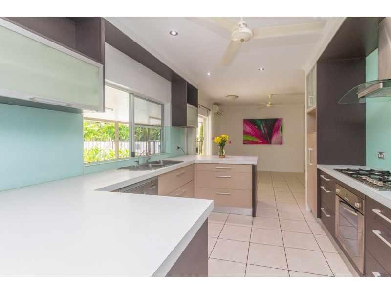 5 Lomatia Close, Redlynch QLD 4870