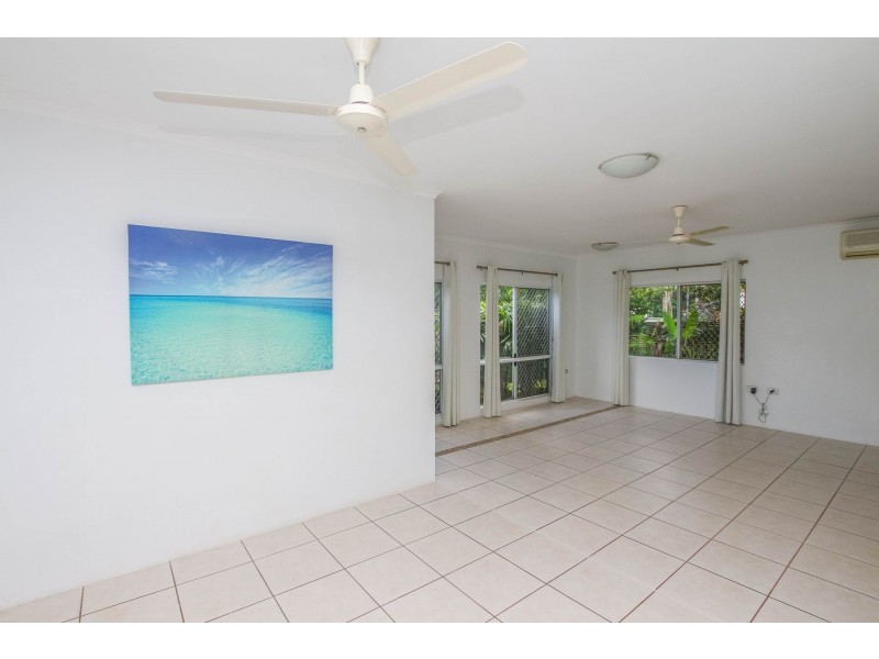 5 Lomatia Close, Redlynch QLD 4870
