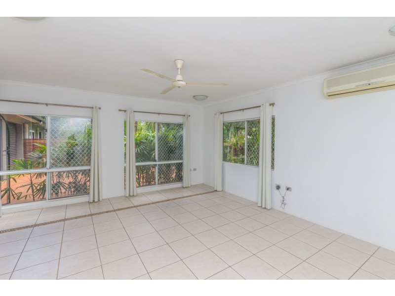 5 Lomatia Close, Redlynch QLD 4870
