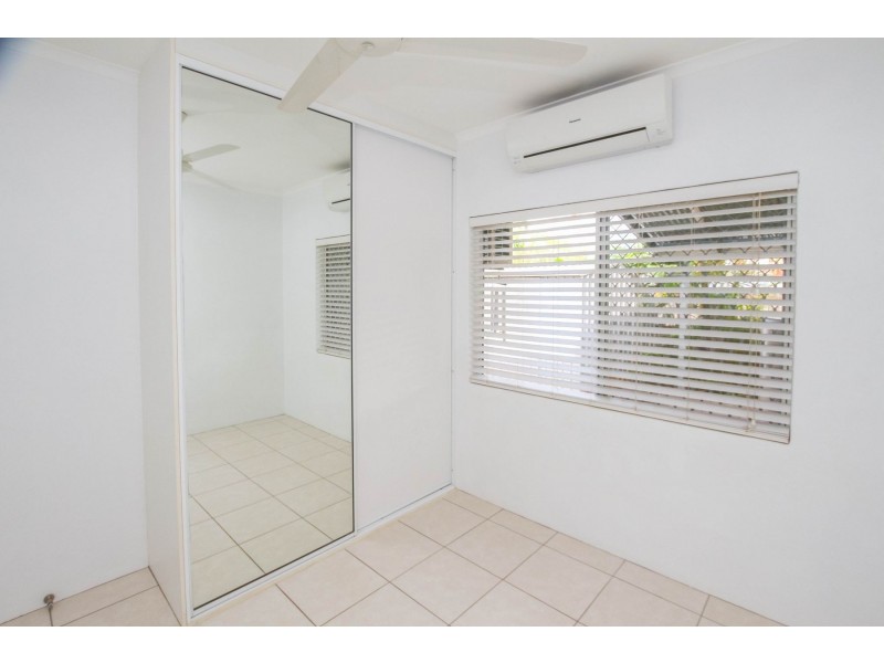 5 Lomatia Close, Redlynch QLD 4870