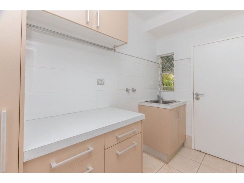 5 Lomatia Close, Redlynch QLD 4870