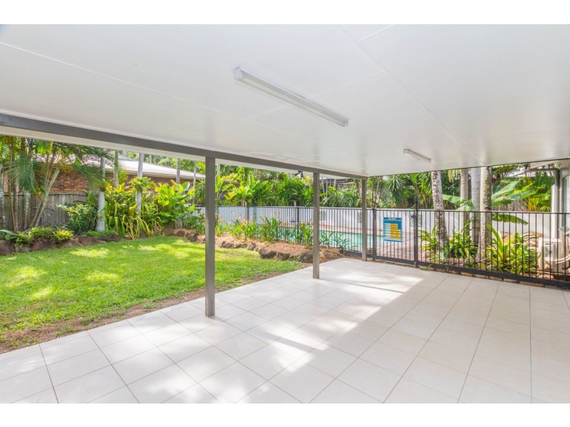 5 Lomatia Close, Redlynch QLD 4870